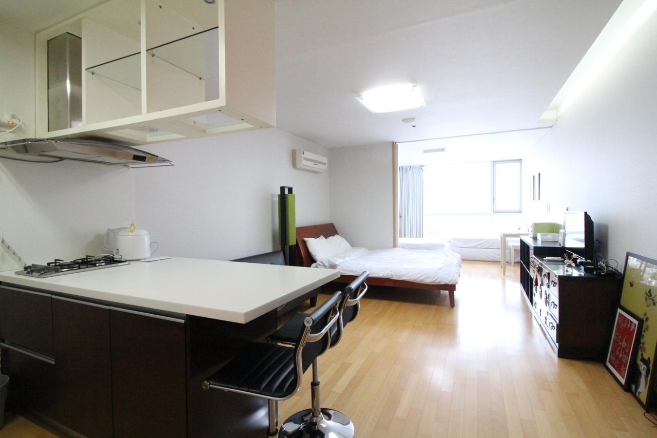 Gangnam Galaxy Lux Apt Gwacheon Exterior foto
